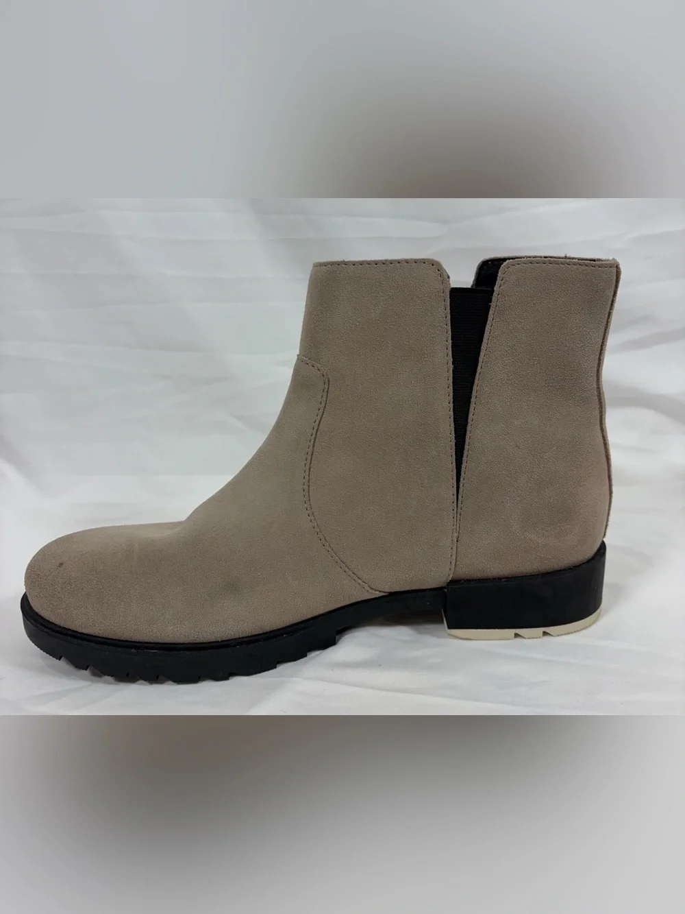 Women’s Sorel Emelie II Zip waterproof boot in Omega Taupe Size 10